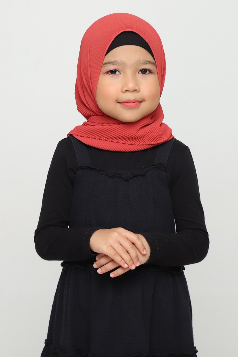 Little Zanna Scarlet