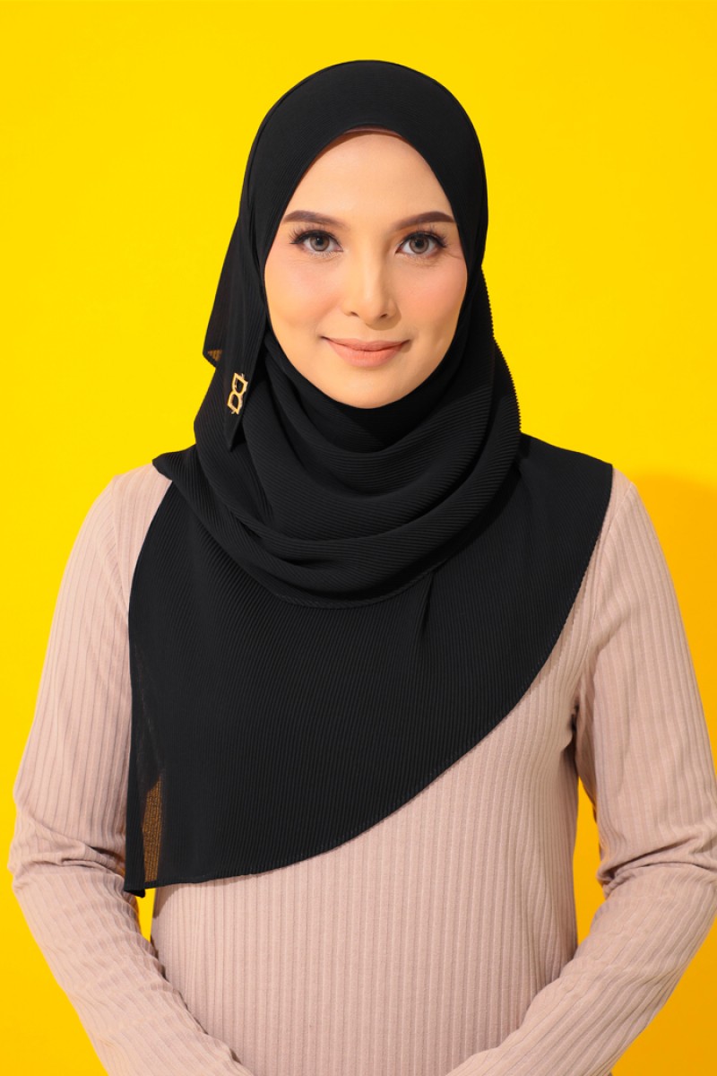 Zahra Charcoal