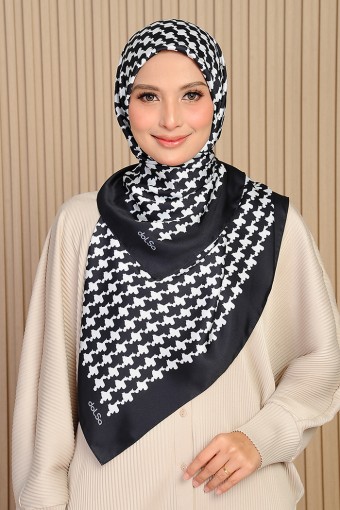 Houndstooth Square - Diamond Black