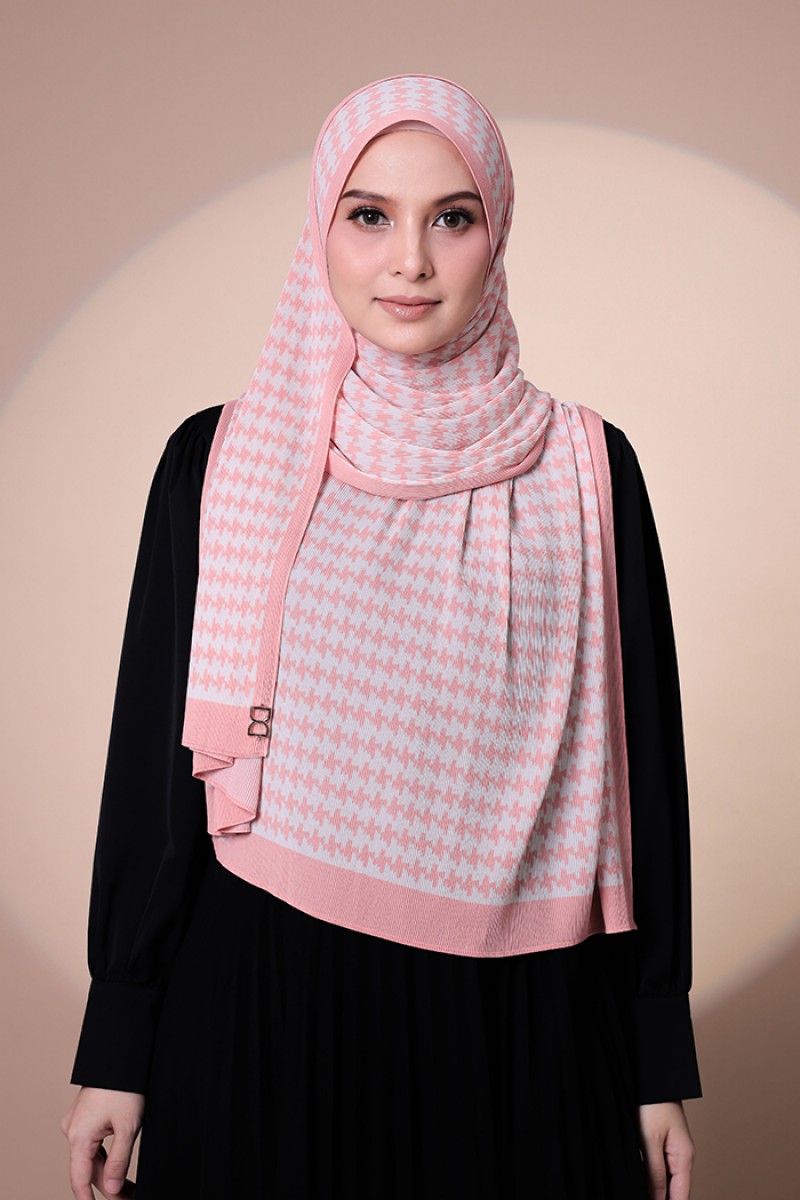 Houndstooth Pleated Shawl - Flamingo