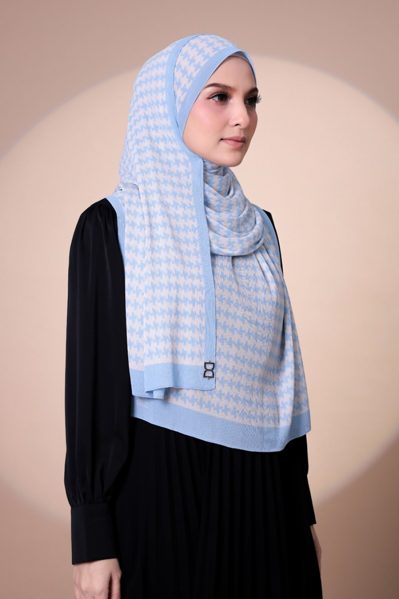 Houndstooth Pleated Shawl - Ice Blue