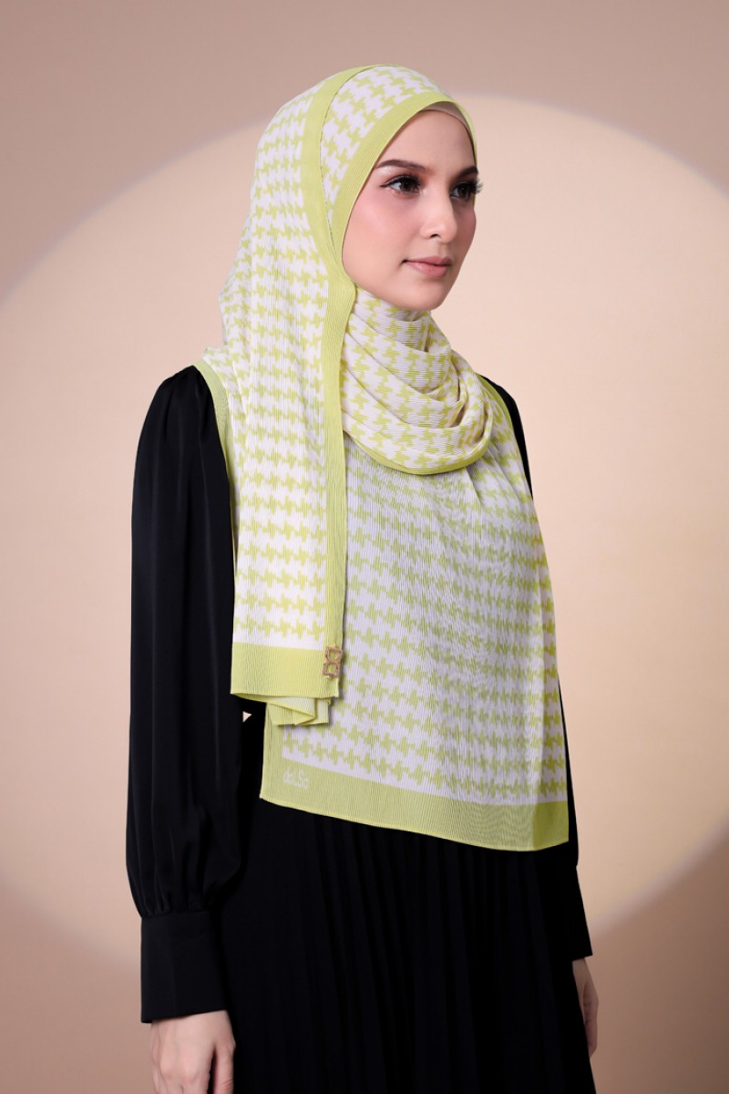 Houndstooth Pleated Shawl - Neon Green