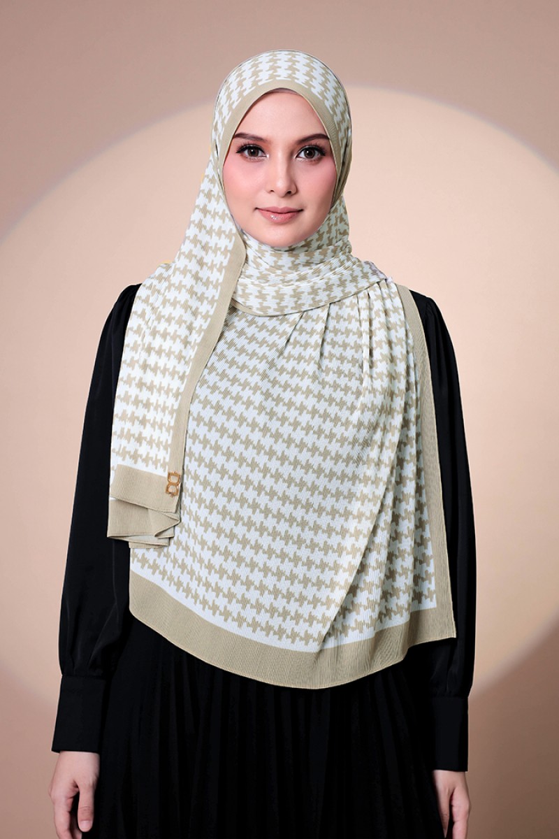 Houndstooth Pleated Shawl - Tortilla Brown
